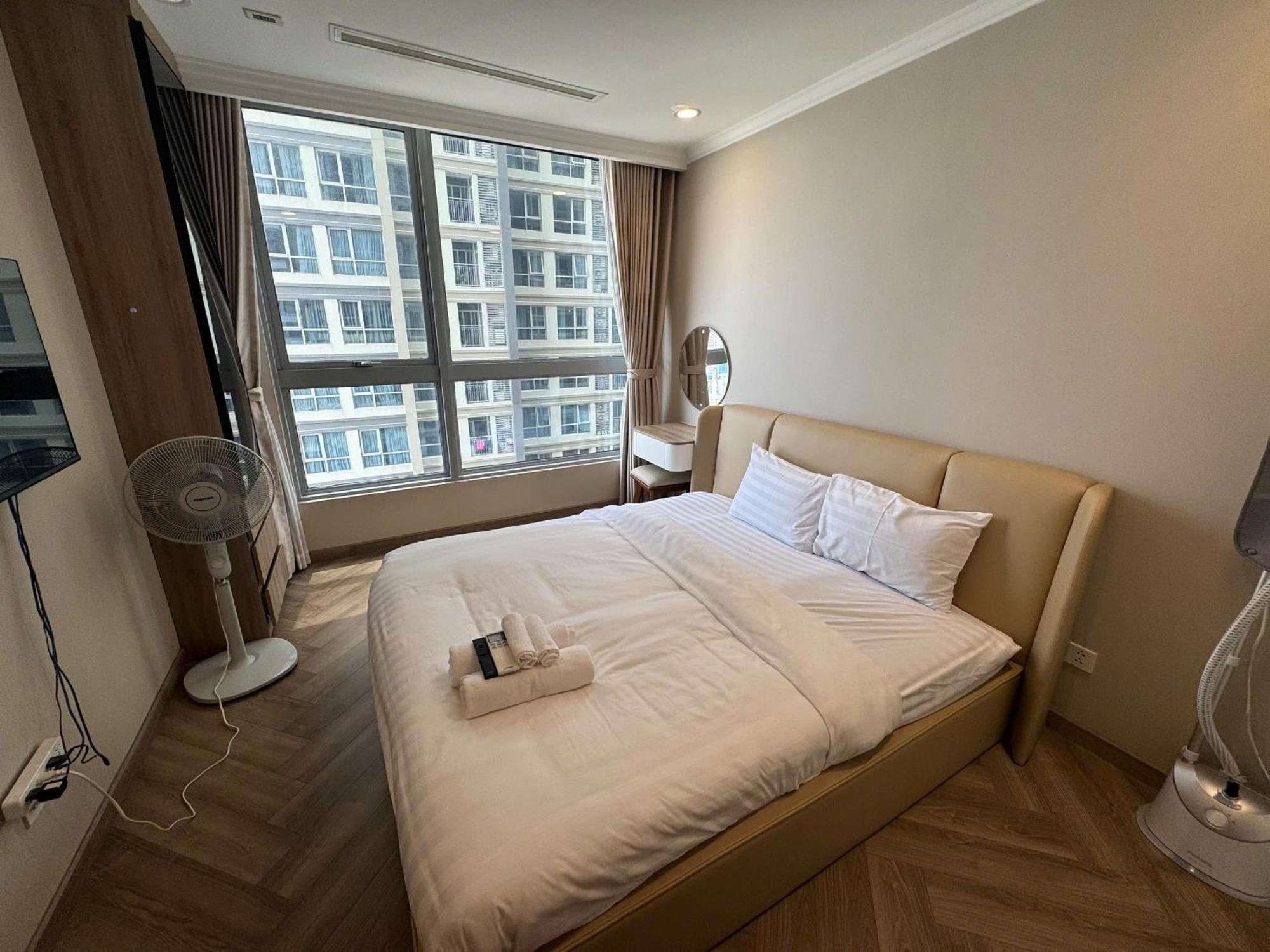 2bedrooms Vinhome 4 By Hieu Tran