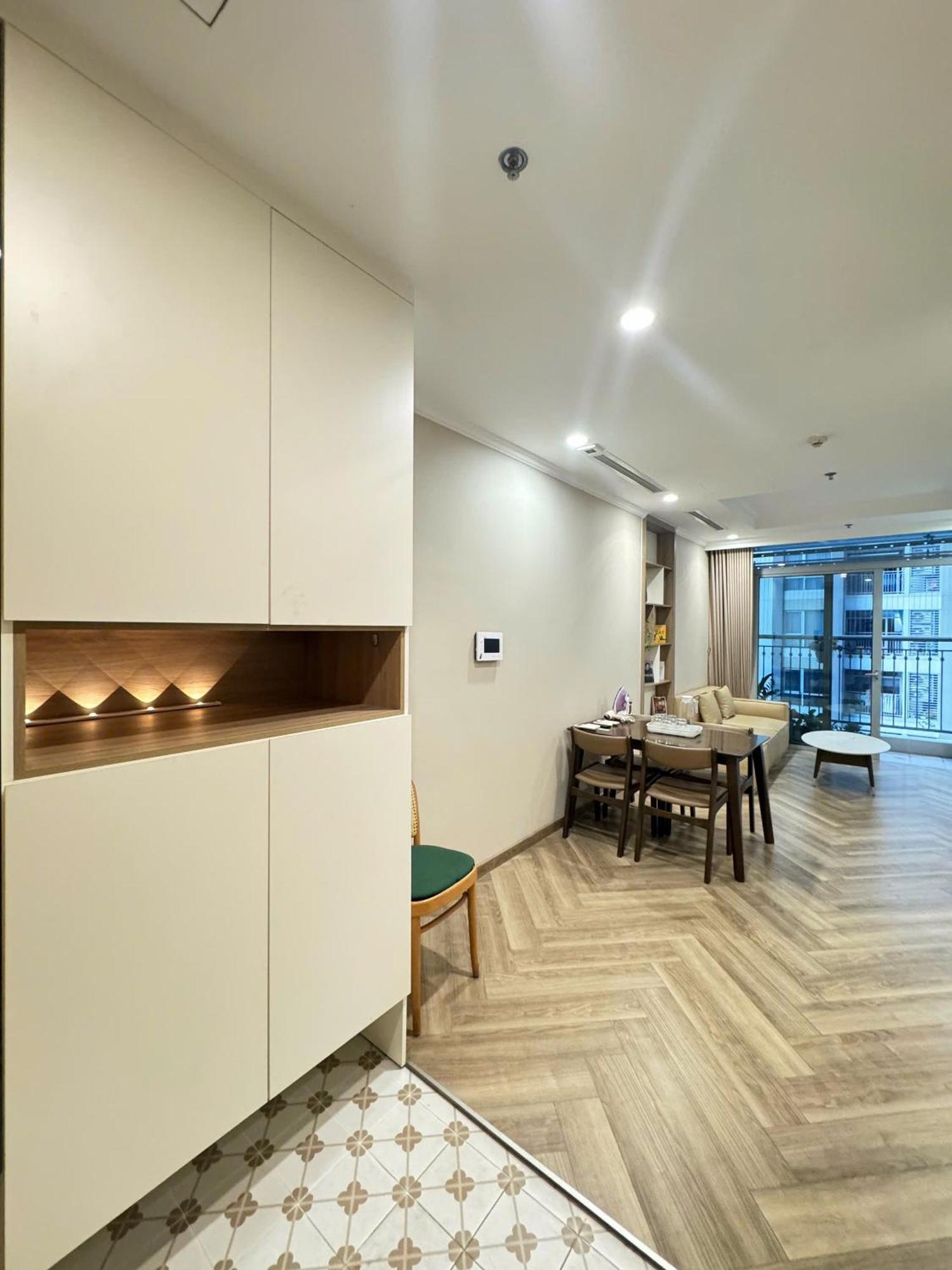 2bedrooms Vinhome 4 By Hieu Tran *