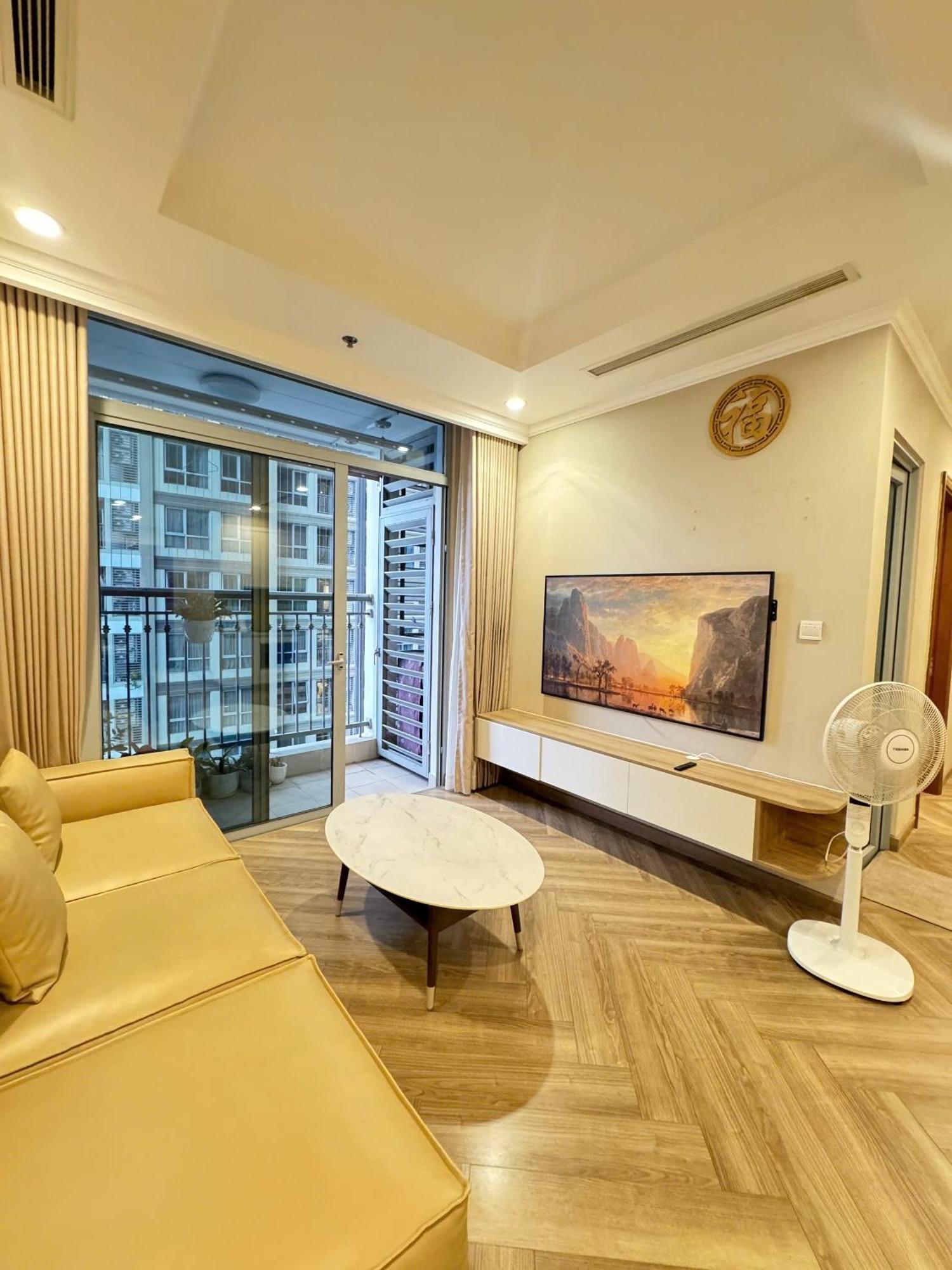 2bedrooms Vinhome 4 By Hieu Tran
